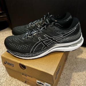 Men’s ASICS Gel Kayano NIB Size 8.5